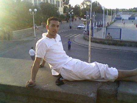 HADI BEL3ANI ... là C MOI.